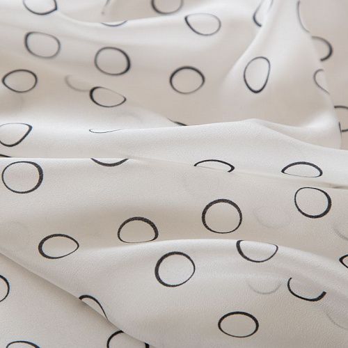 Крепдешин шелковый Dolce&Gabbana 028-19265 молочный принтованный