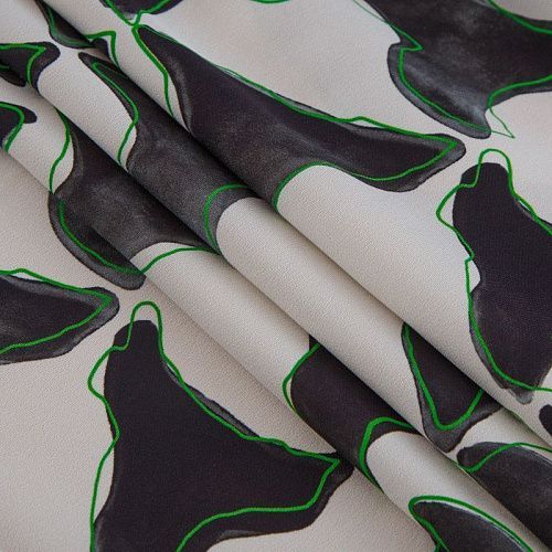 Креп 026-16218 молочный принтованный