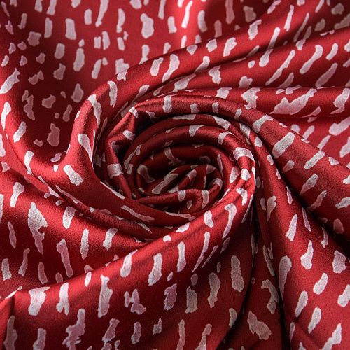 Креп-атлас 001-11929 вишневый принтованный